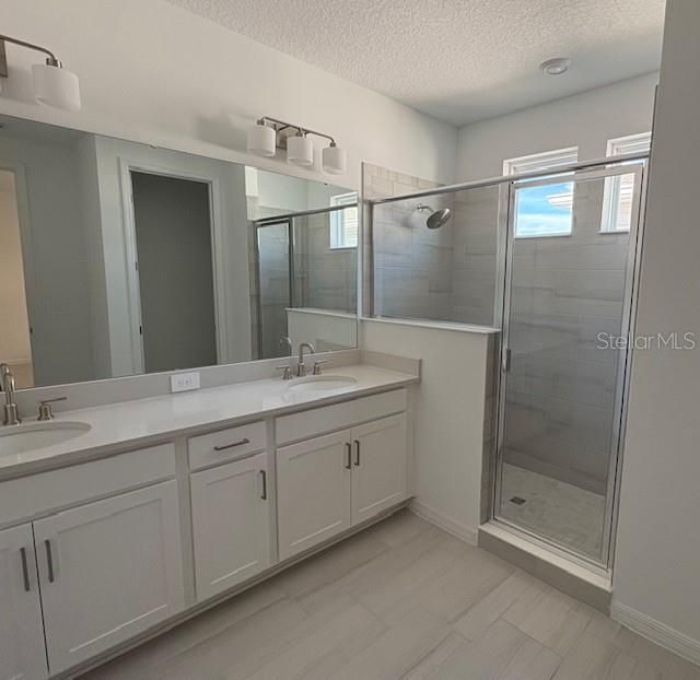 En Renta: $2,600 (4 camas, 3 baños, 1992 Pies cuadrados)