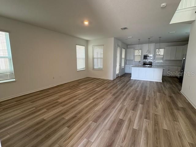 En Renta: $2,600 (4 camas, 3 baños, 1992 Pies cuadrados)