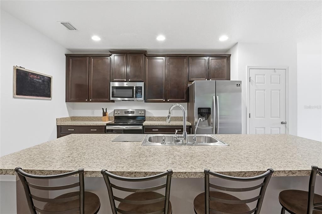 待售: $279,990 (4 贝兹, 3 浴室, 2014 平方英尺)