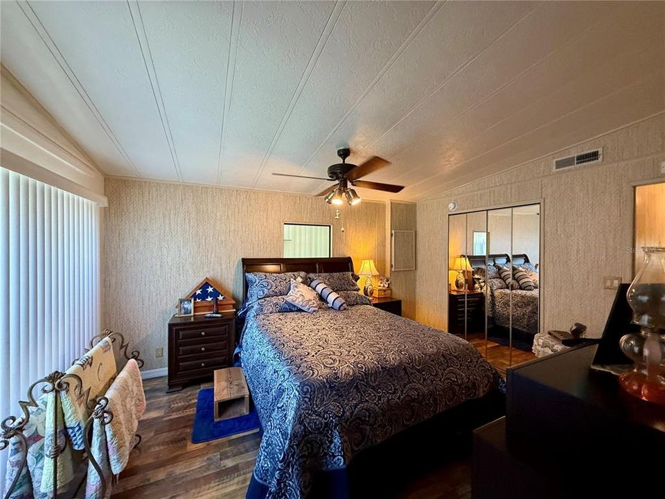 For Sale: $129,900 (2 beds, 2 baths, 1440 Square Feet)