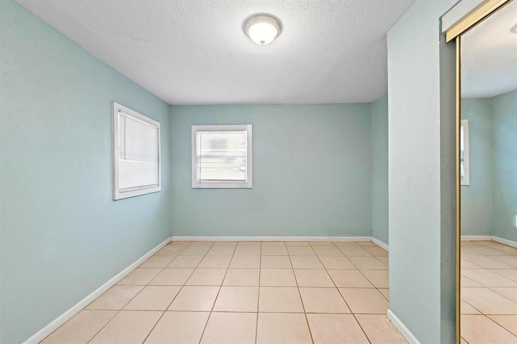 Active With Contract: $199,999 (3 beds, 2 baths, 1144 Square Feet)