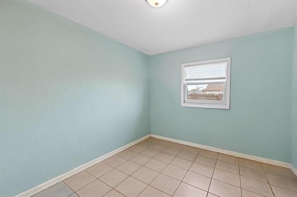 Active With Contract: $199,999 (3 beds, 2 baths, 1144 Square Feet)