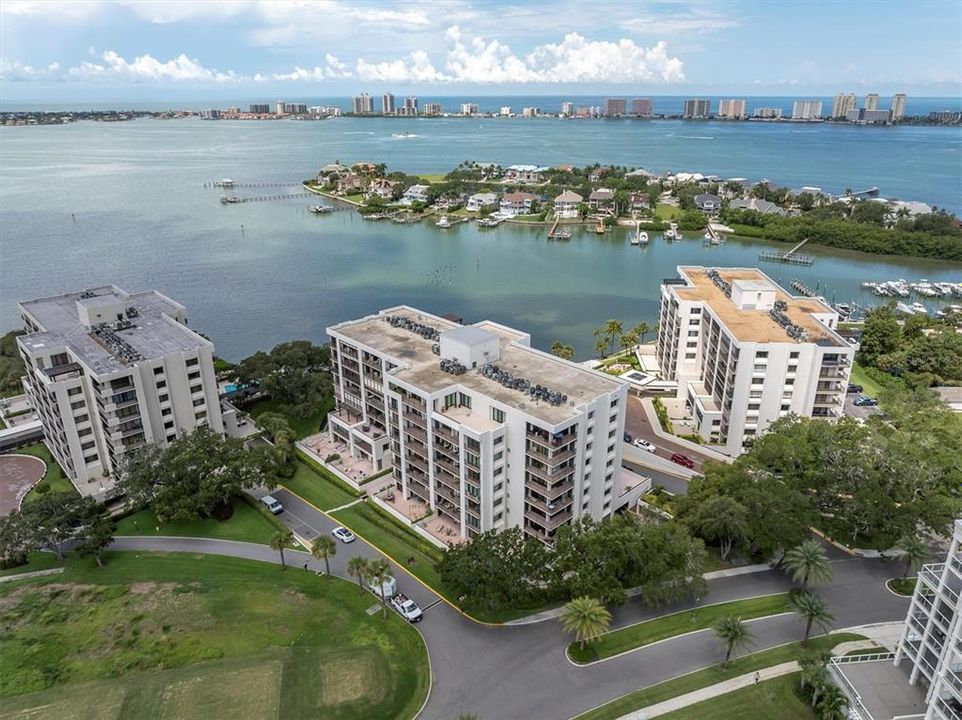 For Sale: $649,900 (2 beds, 2 baths, 1403 Square Feet)