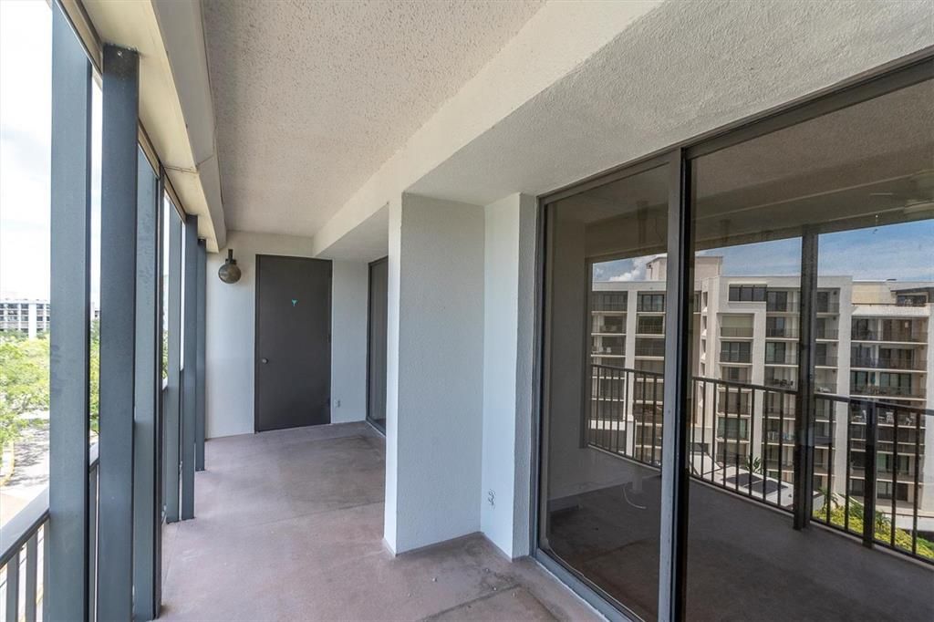 For Sale: $649,900 (2 beds, 2 baths, 1403 Square Feet)