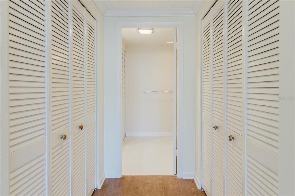 For Sale: $649,900 (2 beds, 2 baths, 1403 Square Feet)