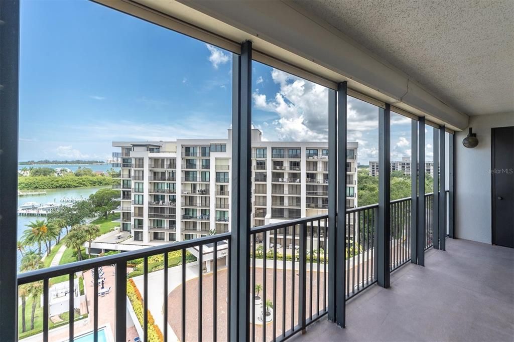 For Sale: $649,900 (2 beds, 2 baths, 1403 Square Feet)