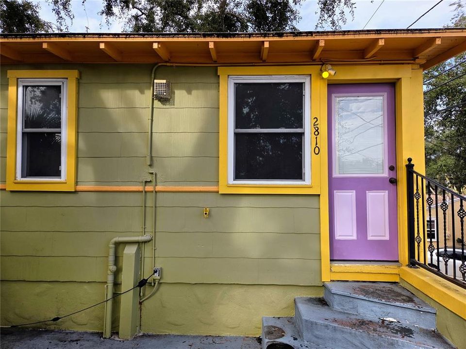 For Rent: $2,100 (3 beds, 1 baths, 850 Square Feet)