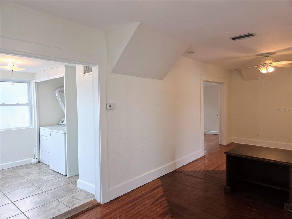 For Rent: $2,100 (3 beds, 1 baths, 850 Square Feet)