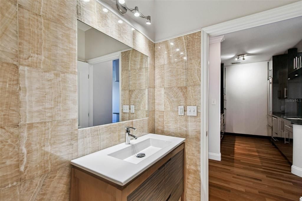 En Venta: $325,000 (2 camas, 2 baños, 968 Pies cuadrados)