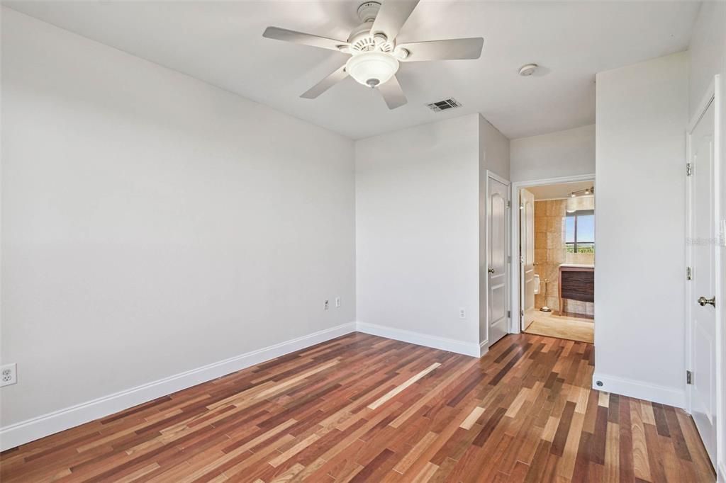 En Venta: $325,000 (2 camas, 2 baños, 968 Pies cuadrados)