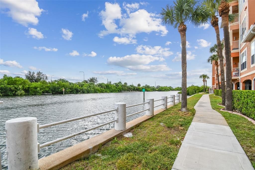 En Venta: $325,000 (2 camas, 2 baños, 968 Pies cuadrados)