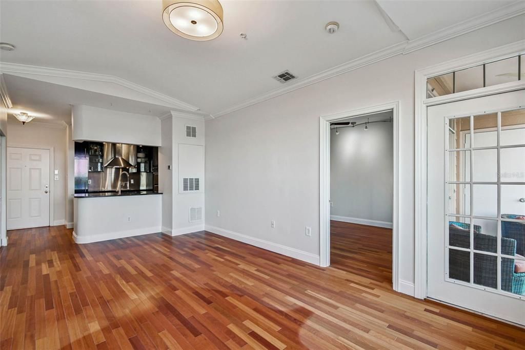 En Venta: $325,000 (2 camas, 2 baños, 968 Pies cuadrados)