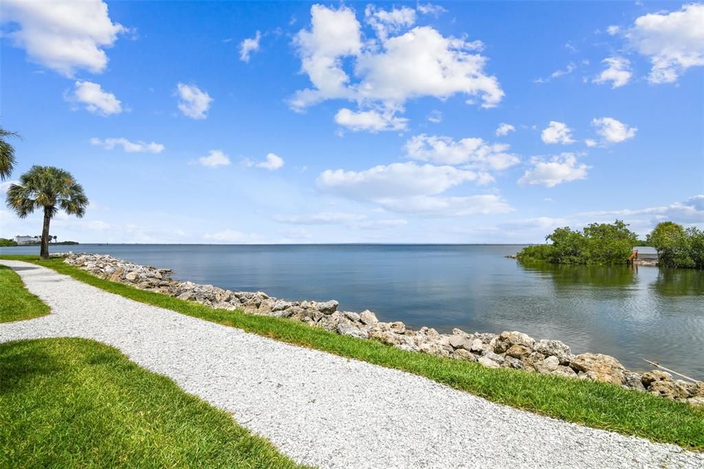 En Venta: $325,000 (2 camas, 2 baños, 968 Pies cuadrados)