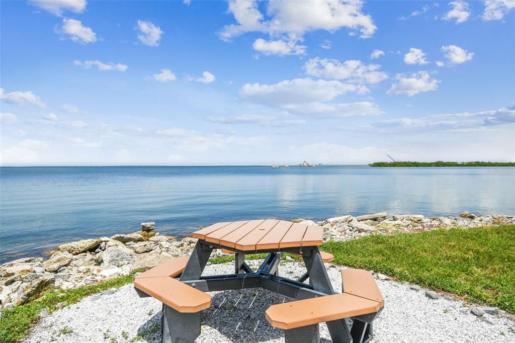 En Venta: $325,000 (2 camas, 2 baños, 968 Pies cuadrados)