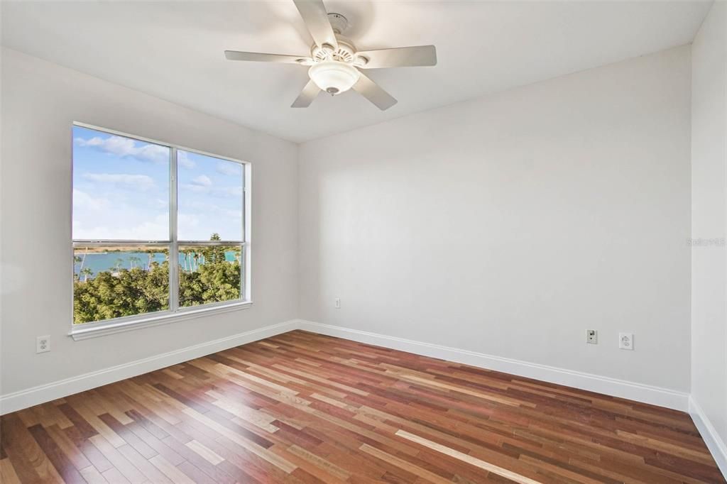 En Venta: $325,000 (2 camas, 2 baños, 968 Pies cuadrados)