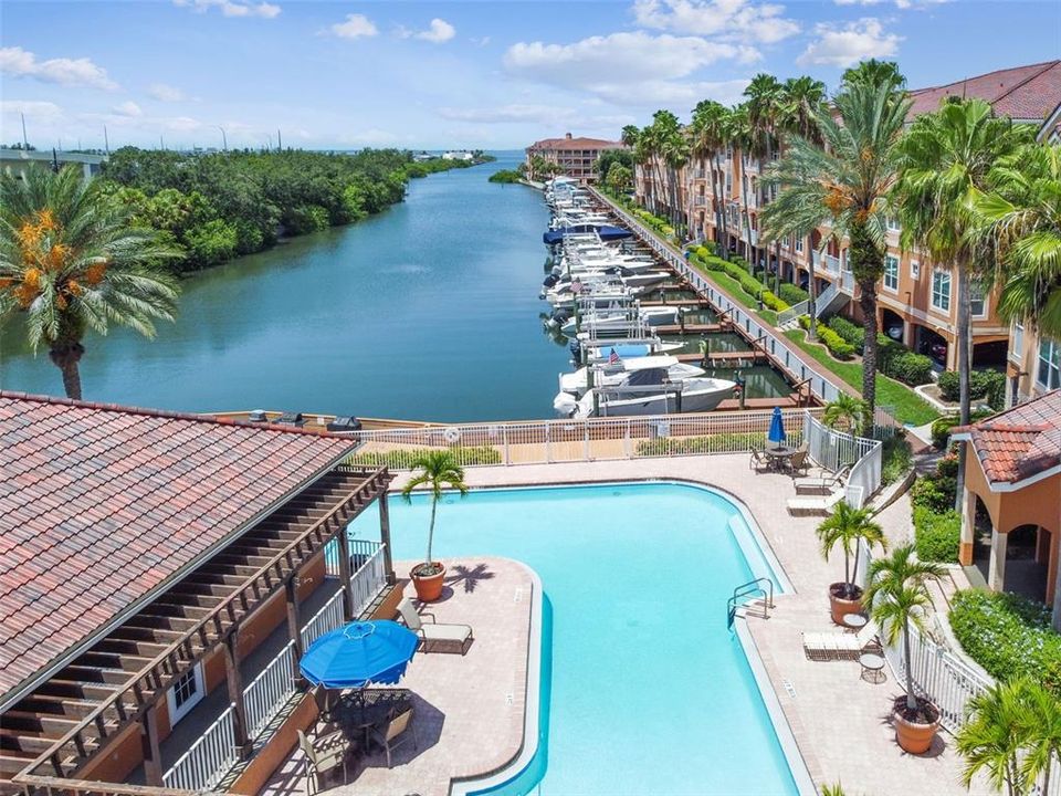 En Venta: $325,000 (2 camas, 2 baños, 968 Pies cuadrados)