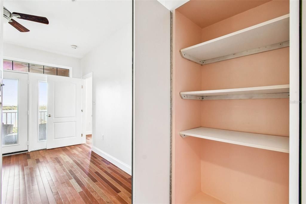 En Venta: $325,000 (2 camas, 2 baños, 968 Pies cuadrados)