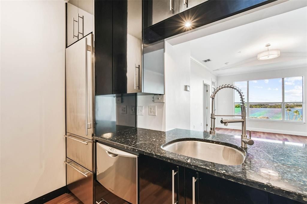 En Venta: $325,000 (2 camas, 2 baños, 968 Pies cuadrados)