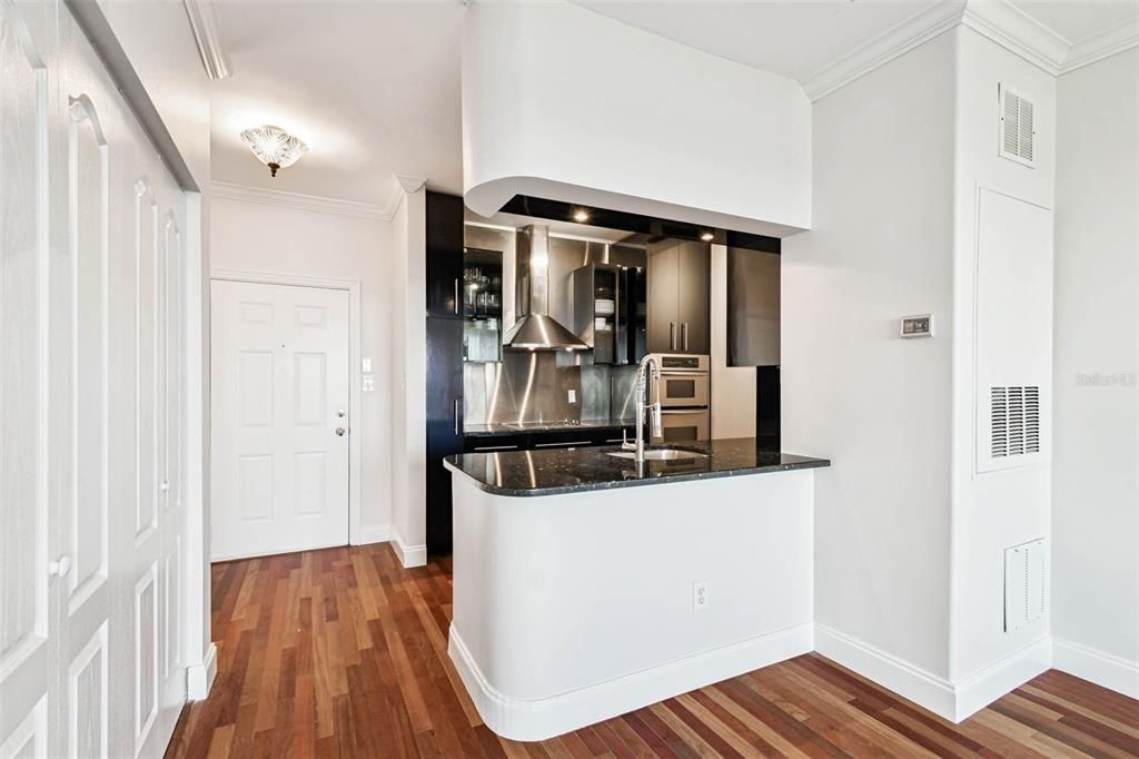 En Venta: $325,000 (2 camas, 2 baños, 968 Pies cuadrados)