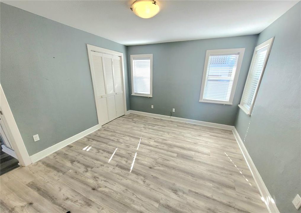 出租: $4,400 (3 贝兹, 2 浴室, 1807 平方英尺)