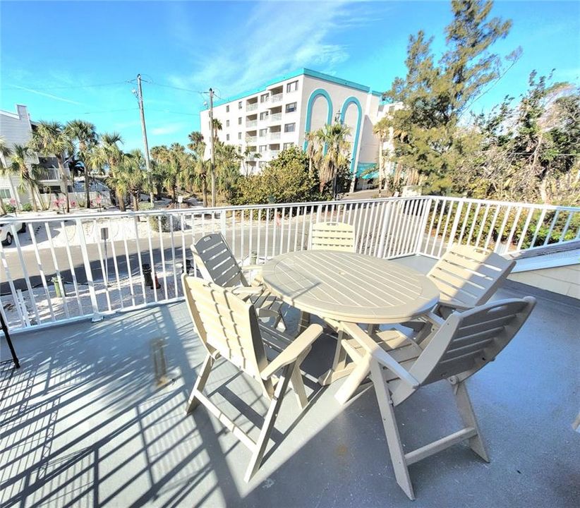 出租: $4,400 (3 贝兹, 2 浴室, 1807 平方英尺)