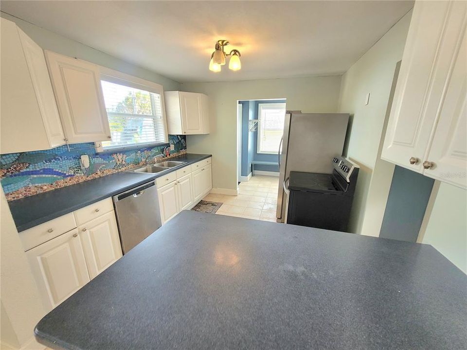 出租: $4,400 (3 贝兹, 2 浴室, 1807 平方英尺)