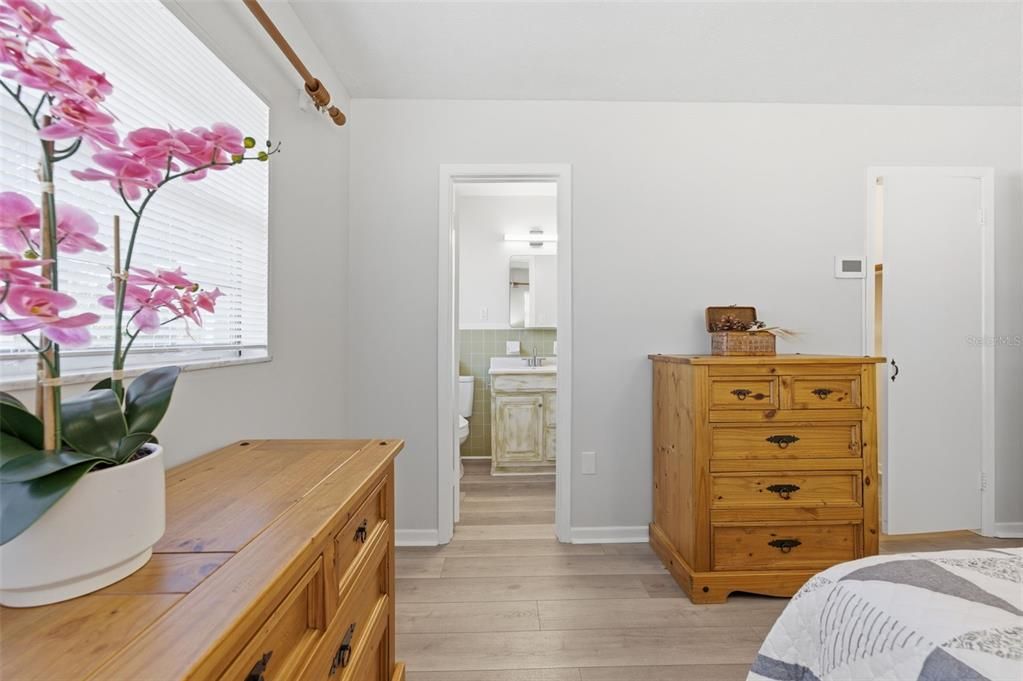 待售: $345,000 (3 贝兹, 2 浴室, 1636 平方英尺)