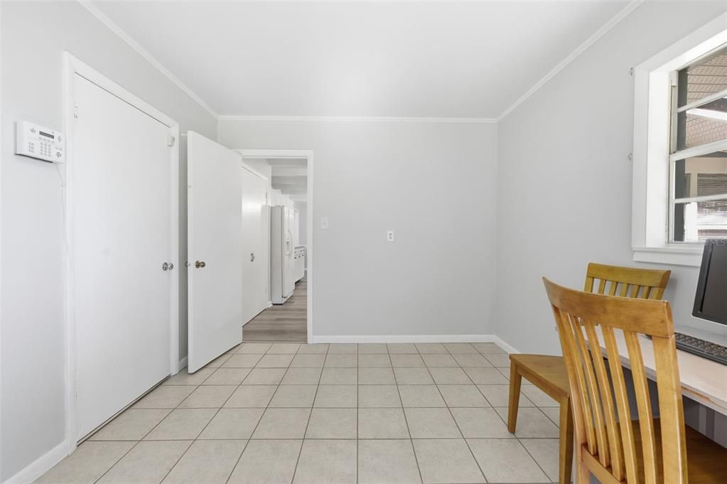 待售: $345,000 (3 贝兹, 2 浴室, 1636 平方英尺)