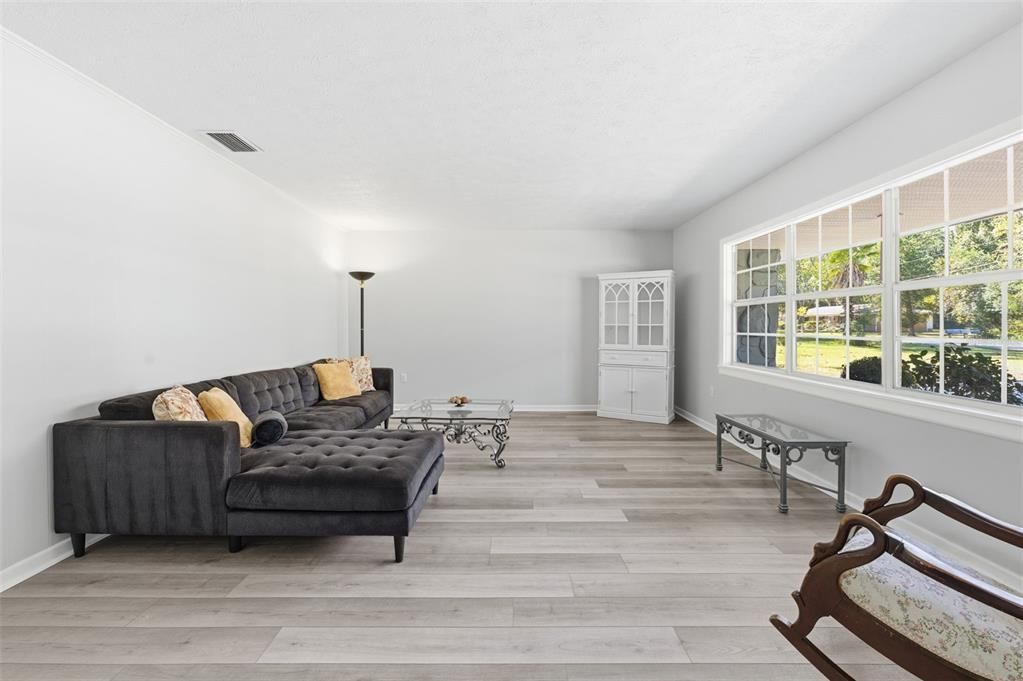 待售: $345,000 (3 贝兹, 2 浴室, 1636 平方英尺)