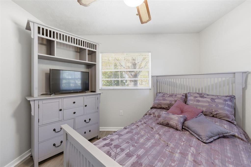 待售: $345,000 (3 贝兹, 2 浴室, 1636 平方英尺)