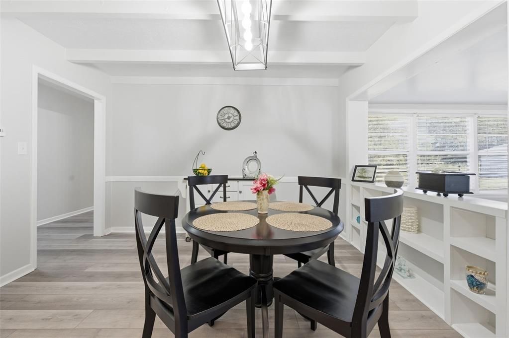 待售: $345,000 (3 贝兹, 2 浴室, 1636 平方英尺)