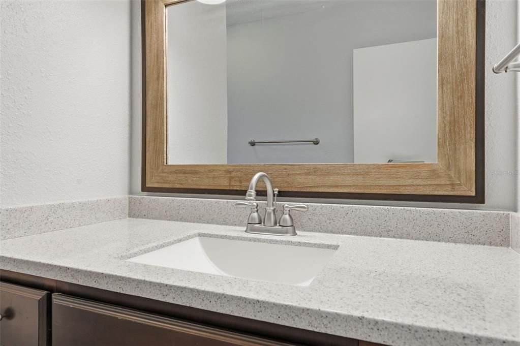 待售: $345,000 (3 贝兹, 2 浴室, 1636 平方英尺)