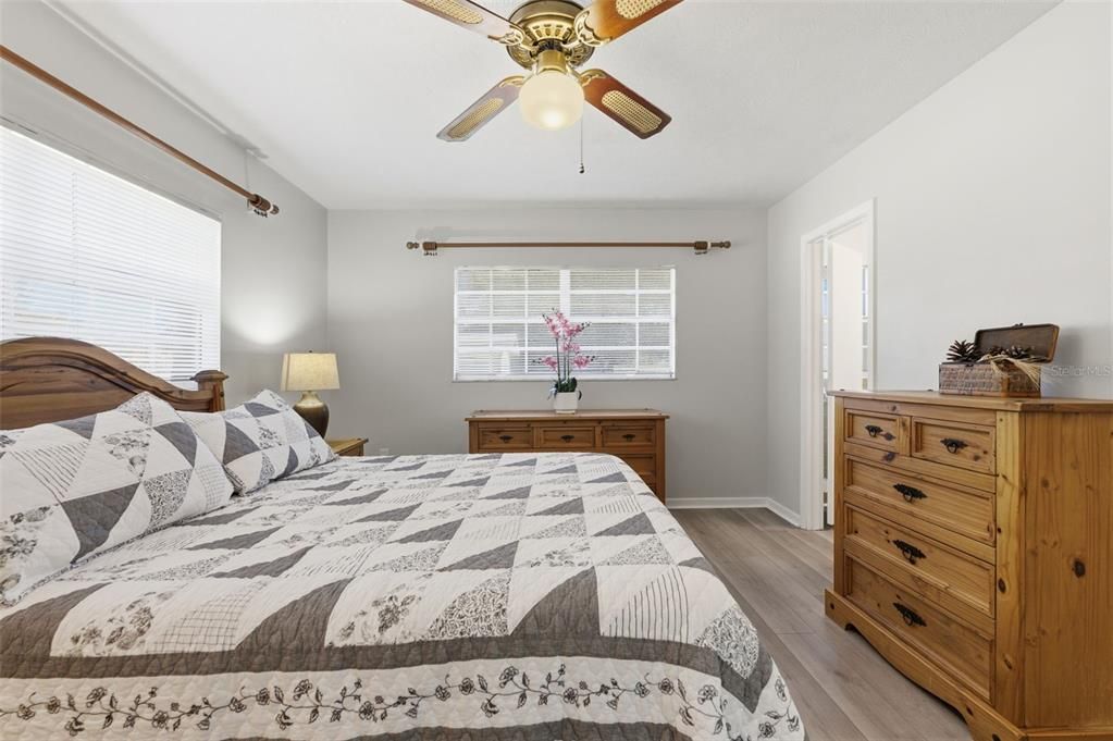 待售: $345,000 (3 贝兹, 2 浴室, 1636 平方英尺)