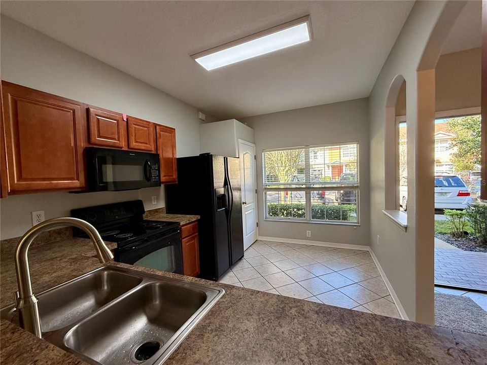 For Rent: $1,900 (2 beds, 2 baths, 1660 Square Feet)