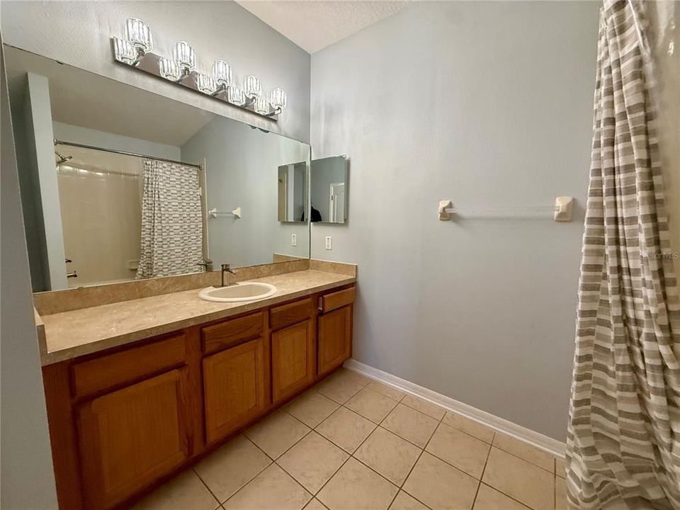 For Rent: $1,900 (2 beds, 2 baths, 1660 Square Feet)