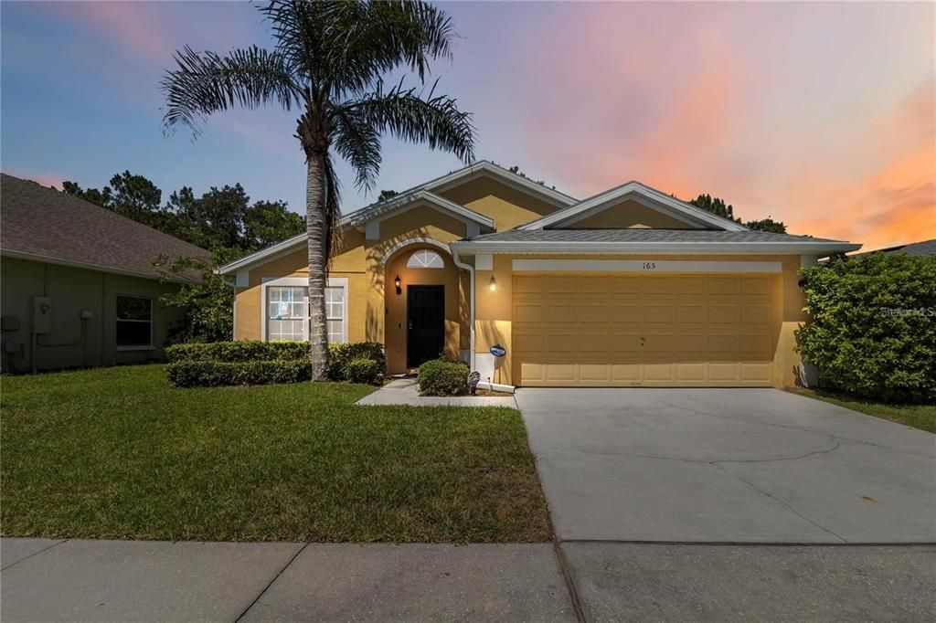 For Rent: $2,800 (5 beds, 3 baths, 1662 Square Feet)