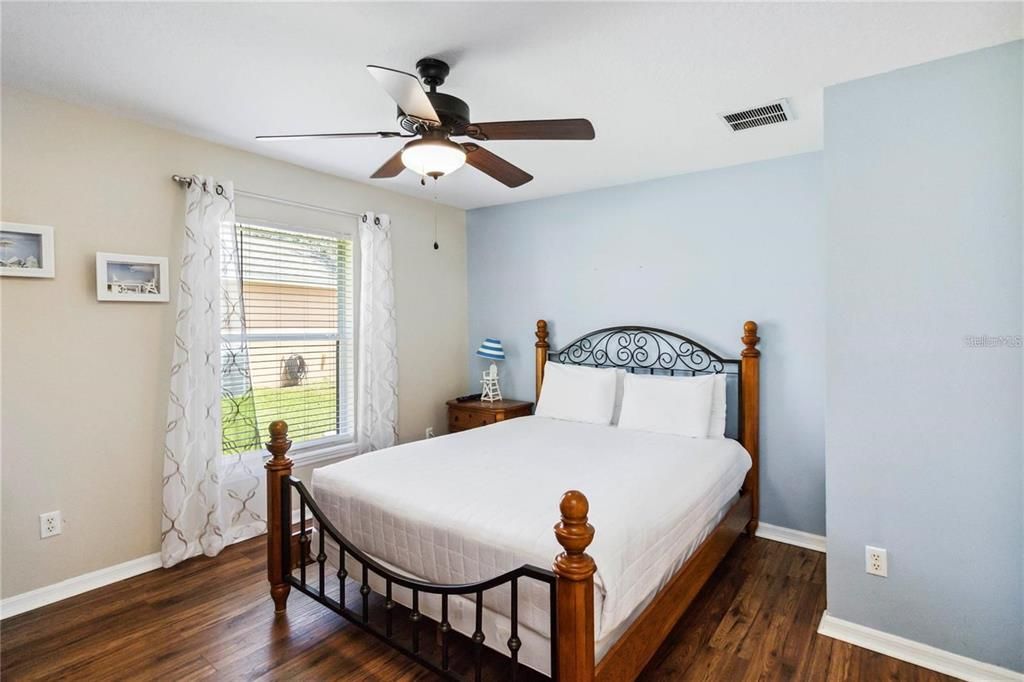 For Rent: $2,800 (5 beds, 3 baths, 1662 Square Feet)