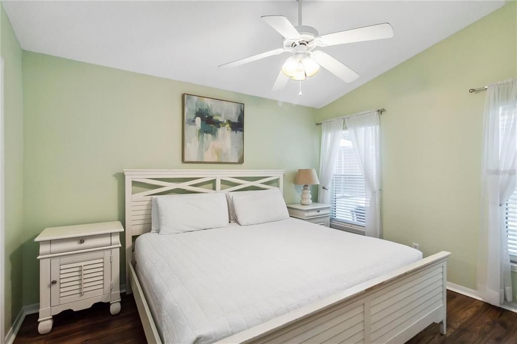 For Rent: $2,800 (5 beds, 3 baths, 1662 Square Feet)