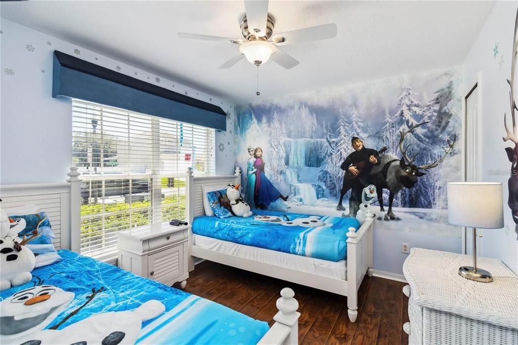 For Rent: $2,800 (5 beds, 3 baths, 1662 Square Feet)