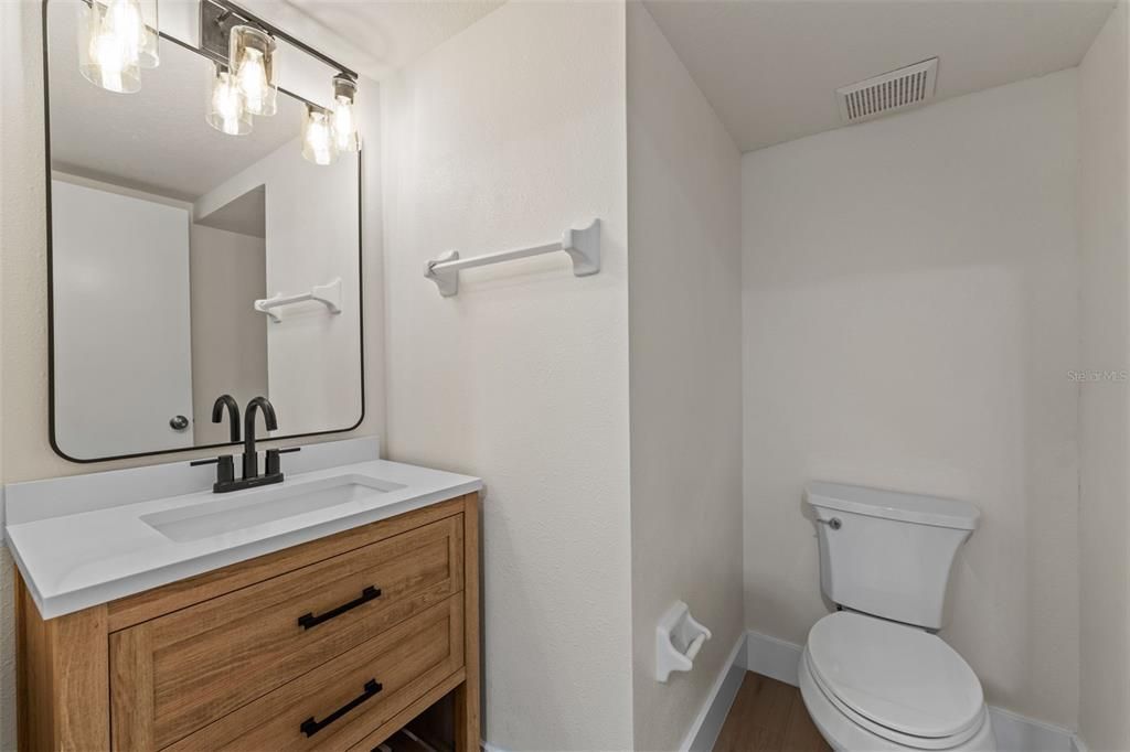 出租: $3,000 (3 贝兹, 2 浴室, 1450 平方英尺)