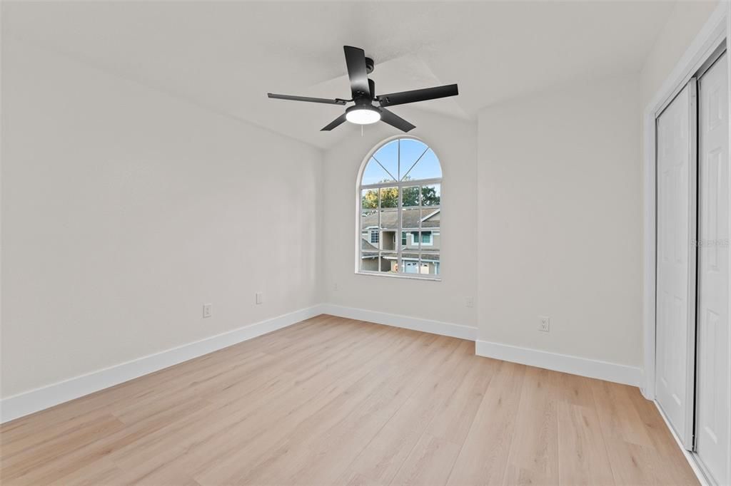 出租: $3,000 (3 贝兹, 2 浴室, 1450 平方英尺)