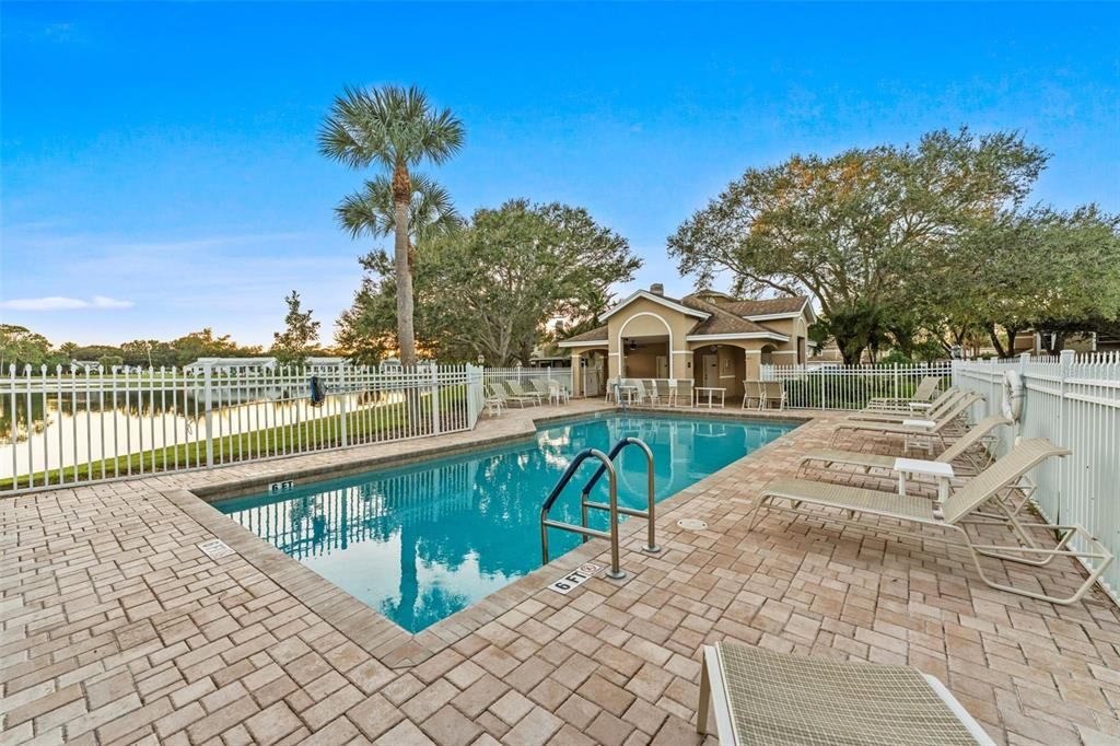 出租: $3,000 (3 贝兹, 2 浴室, 1450 平方英尺)