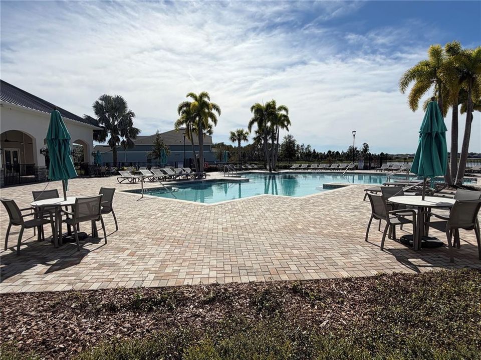 Под контрактом: $2,900 (3 спален, 2 ванн, 1712 Квадратных фут)