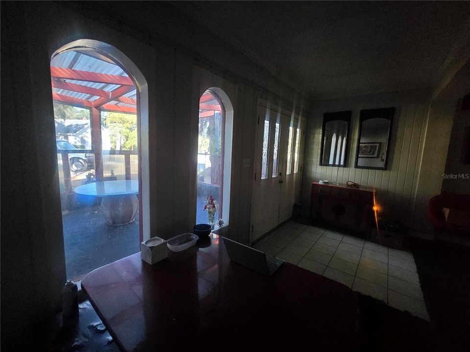 合同活跃: $390,000 (3 贝兹, 2 浴室, 1583 平方英尺)