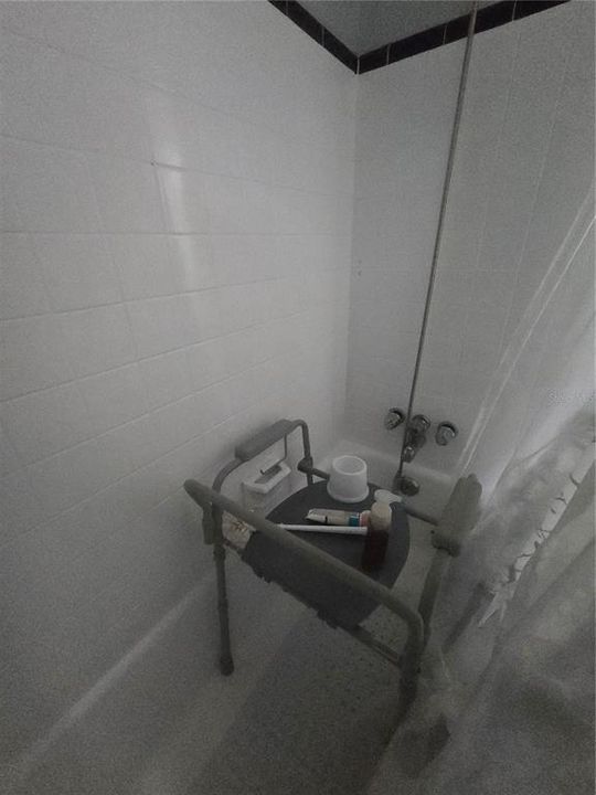 合同活跃: $390,000 (3 贝兹, 2 浴室, 1583 平方英尺)