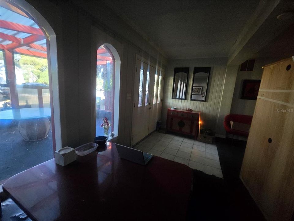 合同活跃: $390,000 (3 贝兹, 2 浴室, 1583 平方英尺)