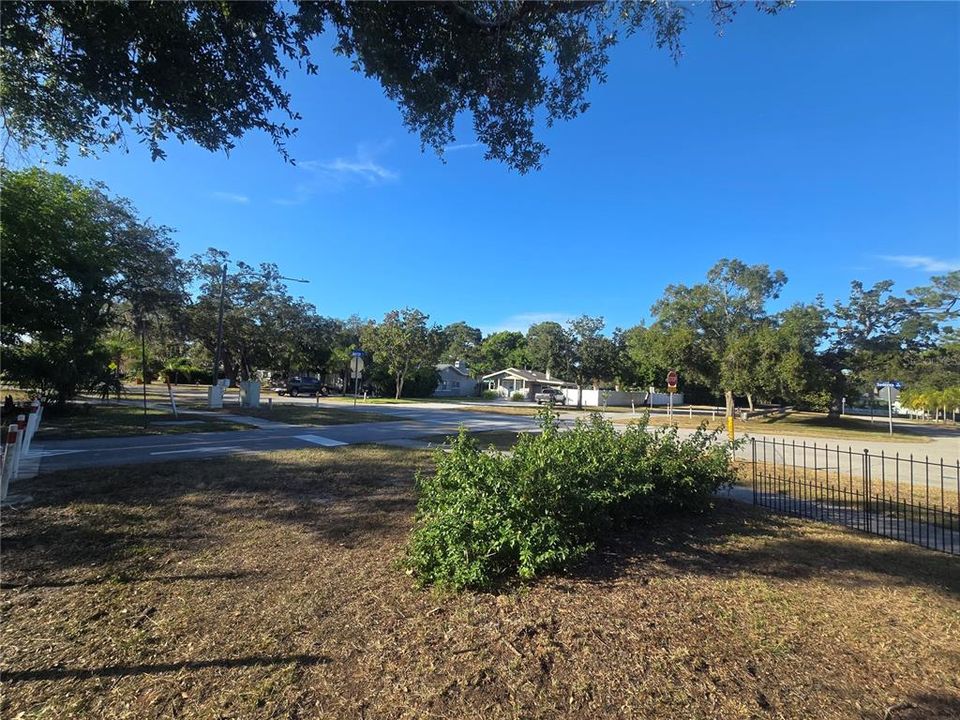 合同活跃: $390,000 (3 贝兹, 2 浴室, 1583 平方英尺)