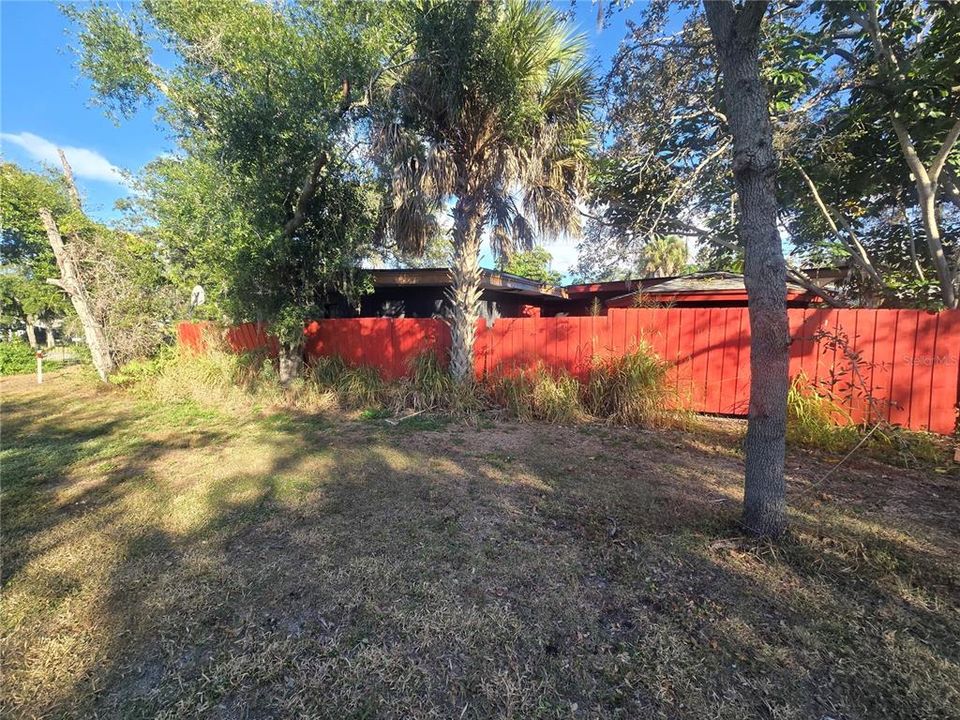 合同活跃: $390,000 (3 贝兹, 2 浴室, 1583 平方英尺)