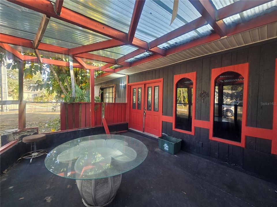 合同活跃: $390,000 (3 贝兹, 2 浴室, 1583 平方英尺)