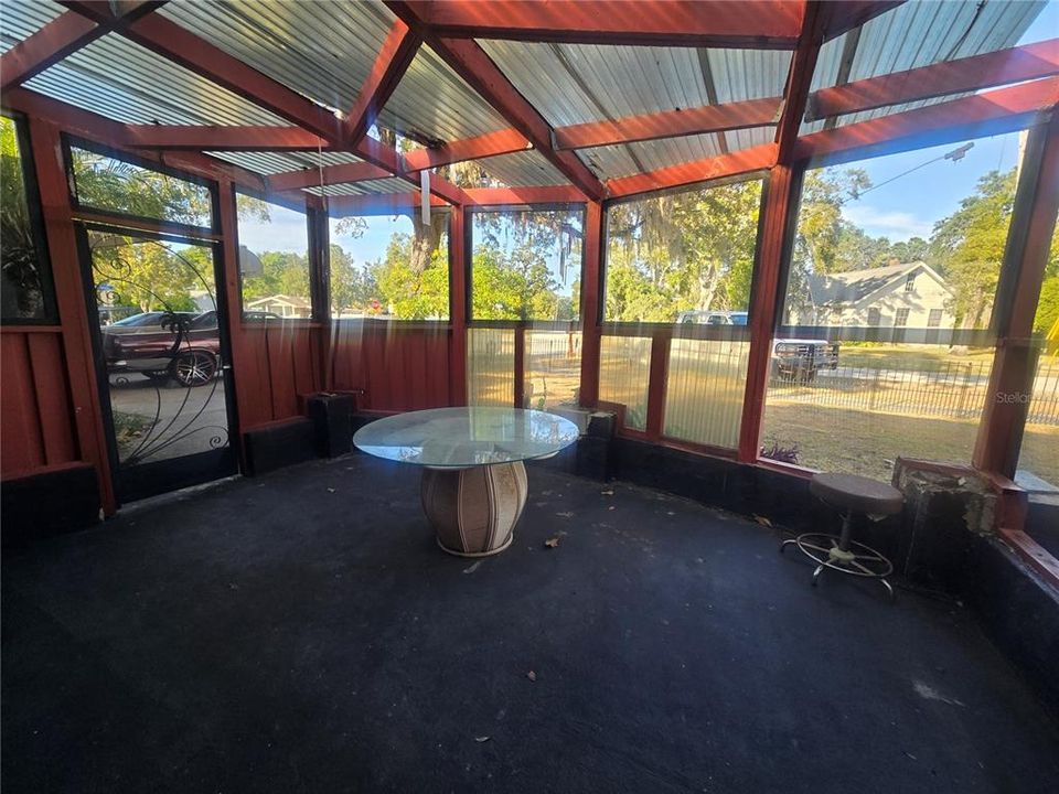 合同活跃: $390,000 (3 贝兹, 2 浴室, 1583 平方英尺)